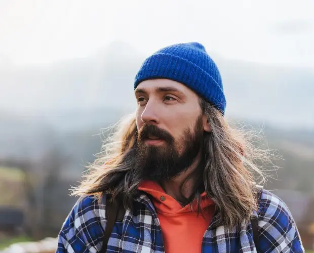 how to wear hats with long hair